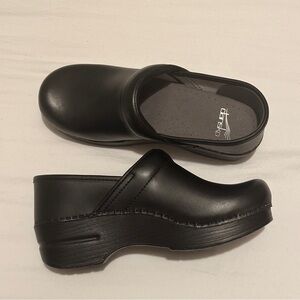 Brand new - Dansko - Professional Black Leather Clog